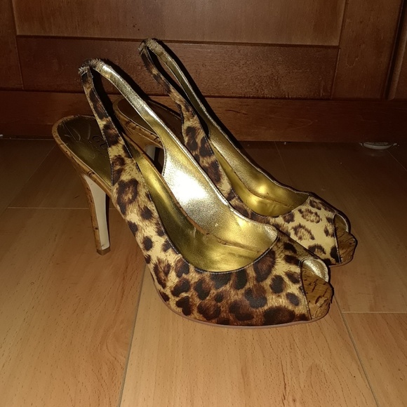 ❌❌SOLD❌❌Guess Leopard Slingback Heel Size 7M - Picture 2 of 8